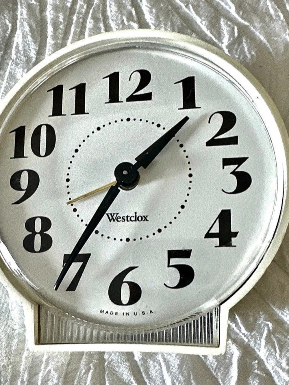 Westclox Vintage Alarm Bedside Clock Cream. Good working order Made in USA